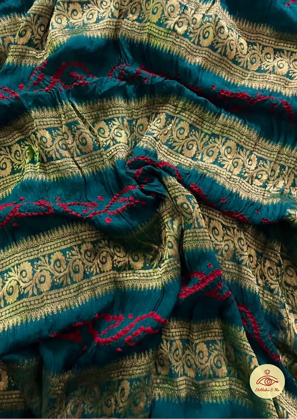 Thumbnail: Pallu view of Kheench - Zari work