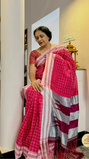 Mo wearing MaaiRe - Pink IIkal Handloom Cotton Silk Saree - Tope Teni Pallu