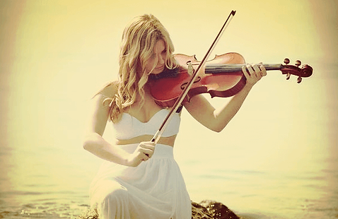chica-tocando-el-violín-1.png