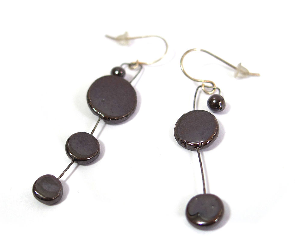 サムネイル： 陶器フックピアス【Costellazioni2-ブラウン】Lidia Marti