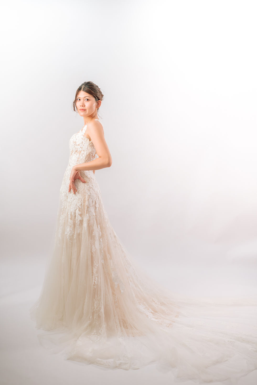 Dress Line	：スレンダーAライン
Color：ホワイト
Size：	5〜9号
Cup Size：A-ECup