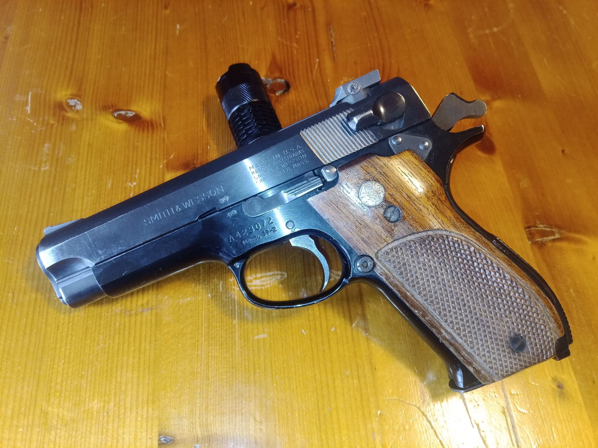 Smith & Wesson Model 39-2