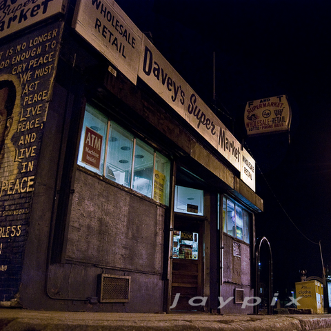 Davey's Super Market.png