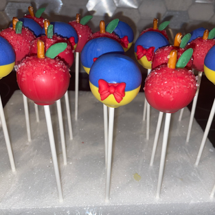 Snow White Birthday Cake Pops