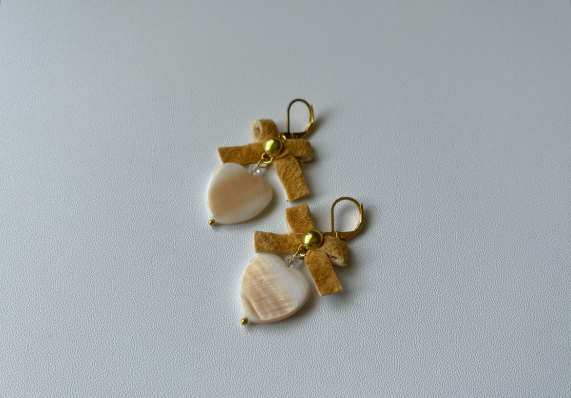 buckskin bow earrings 
