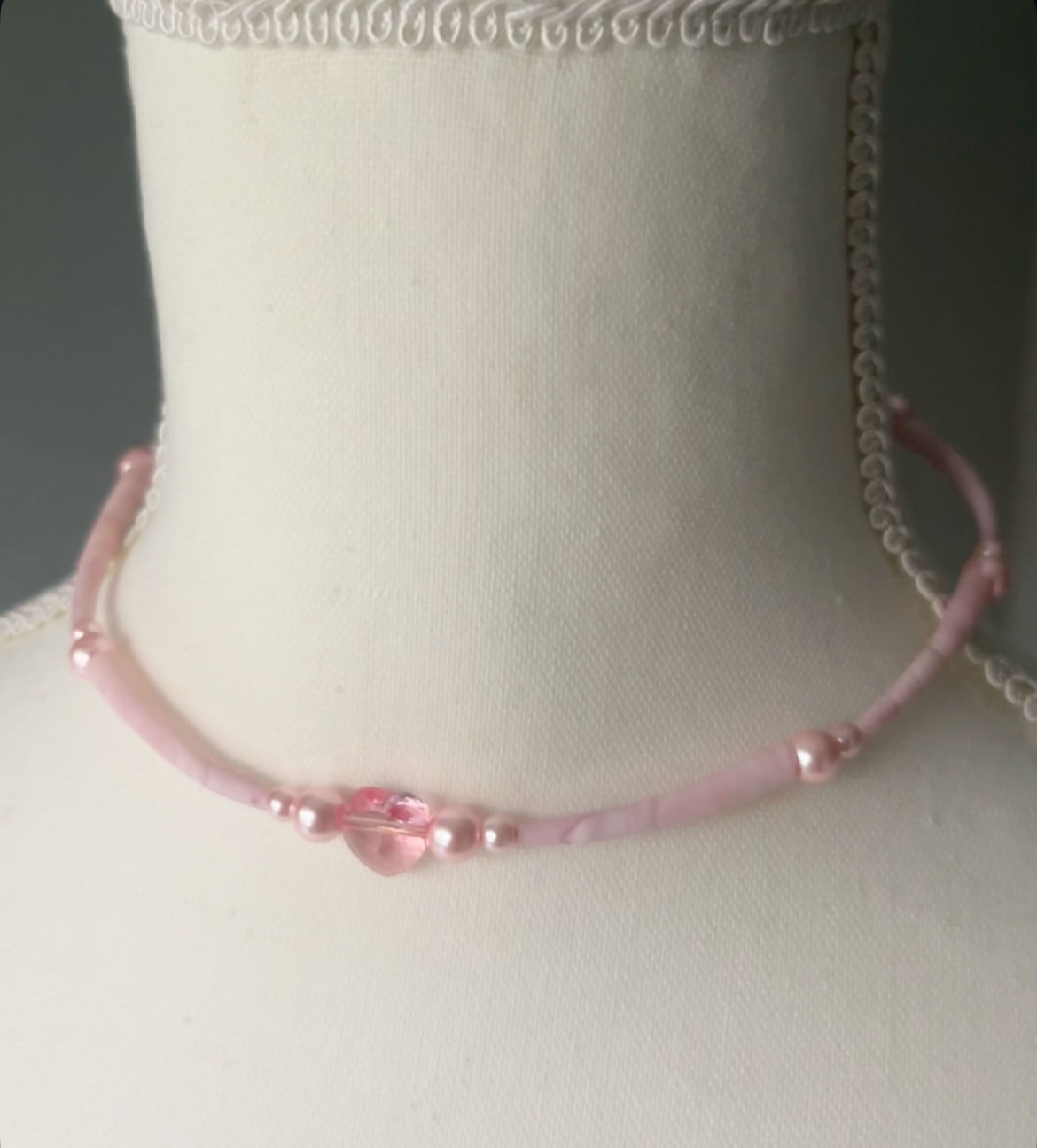 pink pearl choker 