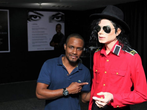 Municipal de SG recebe mostra em homenagem a Michael Jackson