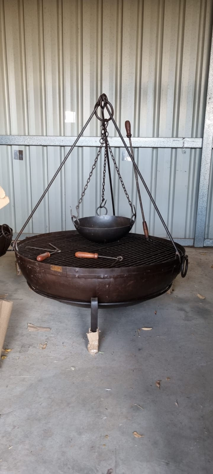 Thumbnail: Kadai Cooking Bowl + Tripod