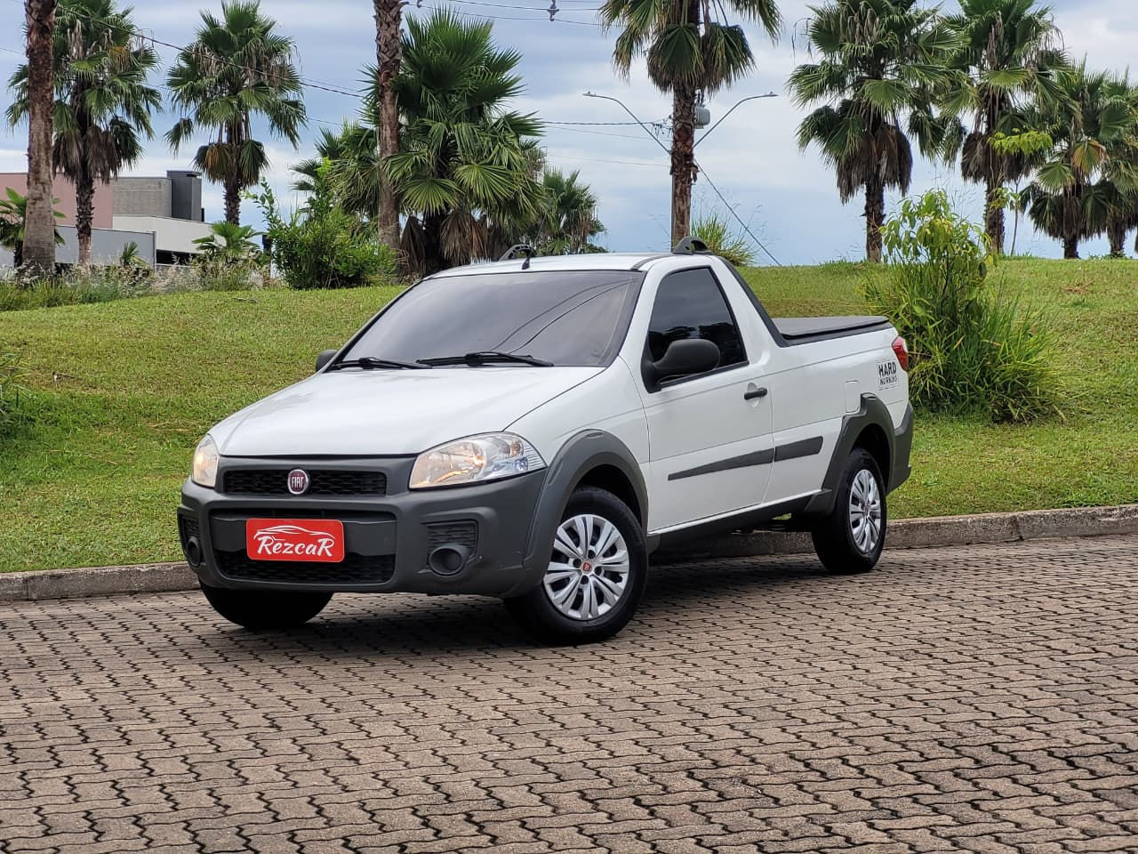 FIAT/ STRADA HARD WORKING