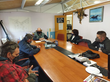 A corporación municipal amosa as condolencias ás familias polo afundimento do "Villa de Pitanxo"