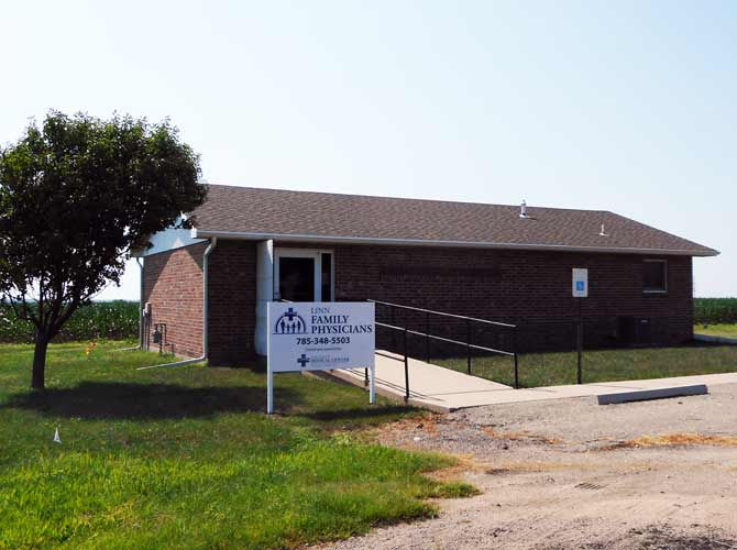 Exterior of the Linn Family Physicians Clinic in Linn, Kansas