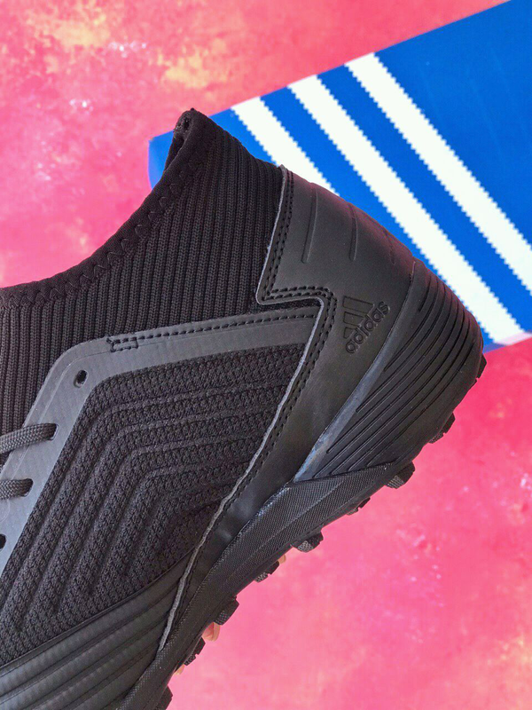 Миниатюра: Сороконожки Adidas Predator 18.3 TF
