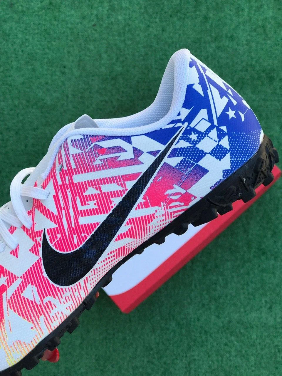 Прев'ю: Сороконожки Nike Mercurial Vapor 13 Club Neymar Jr. TF / многошиповки найк