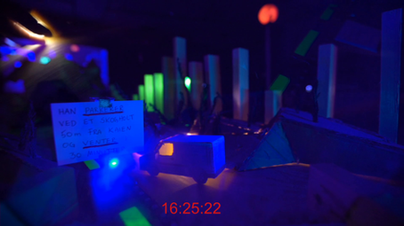 "Deafeningly powerful" (review)