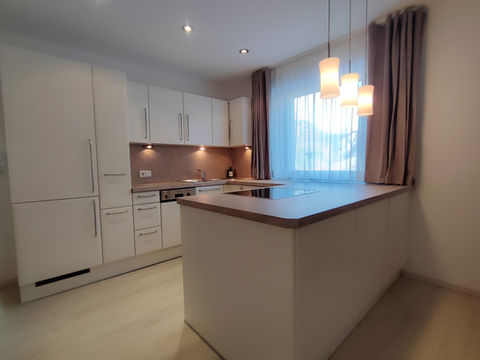 das Alpenblick - Appartement Lodge - große Küche mit Backofen, 4-fach Cerankochfeld, Spülmaschine, ...