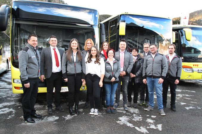 Familie Schmid mit Team