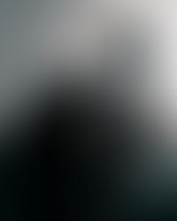 「ヨシオクボ」がピッティ・イマージネ・ウオモでランウェイショーを開催