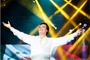 Muere Juan Gabriel y las celebridades despiden al Divo de Juárez ...