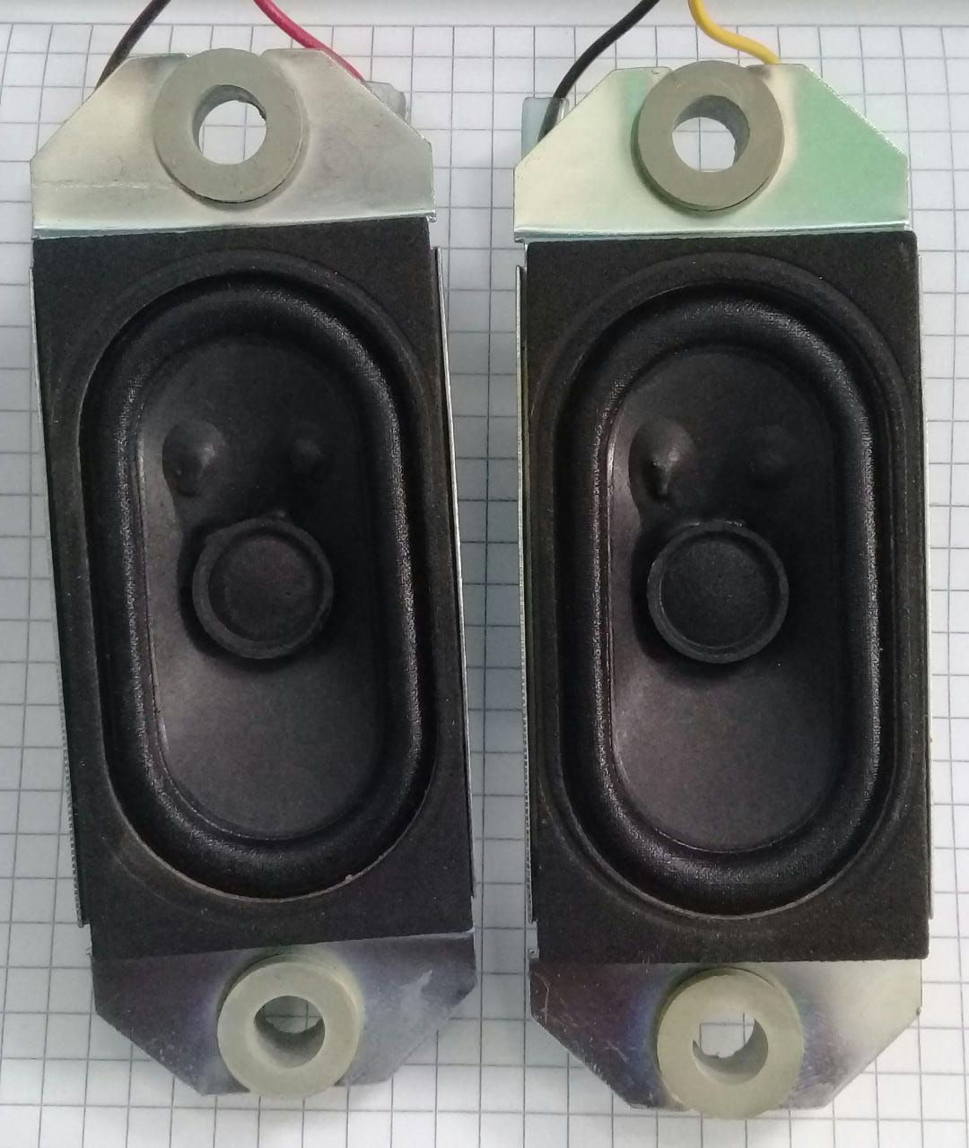 Parlantes Samsung LN32C350D1