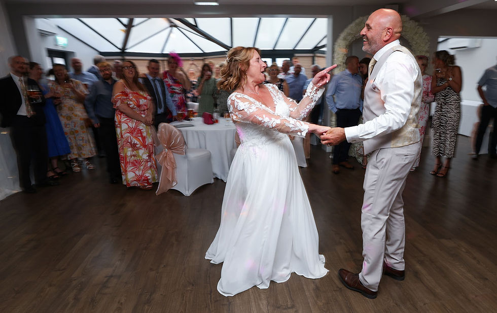 WeddingPhotos_270525_572a.jpg