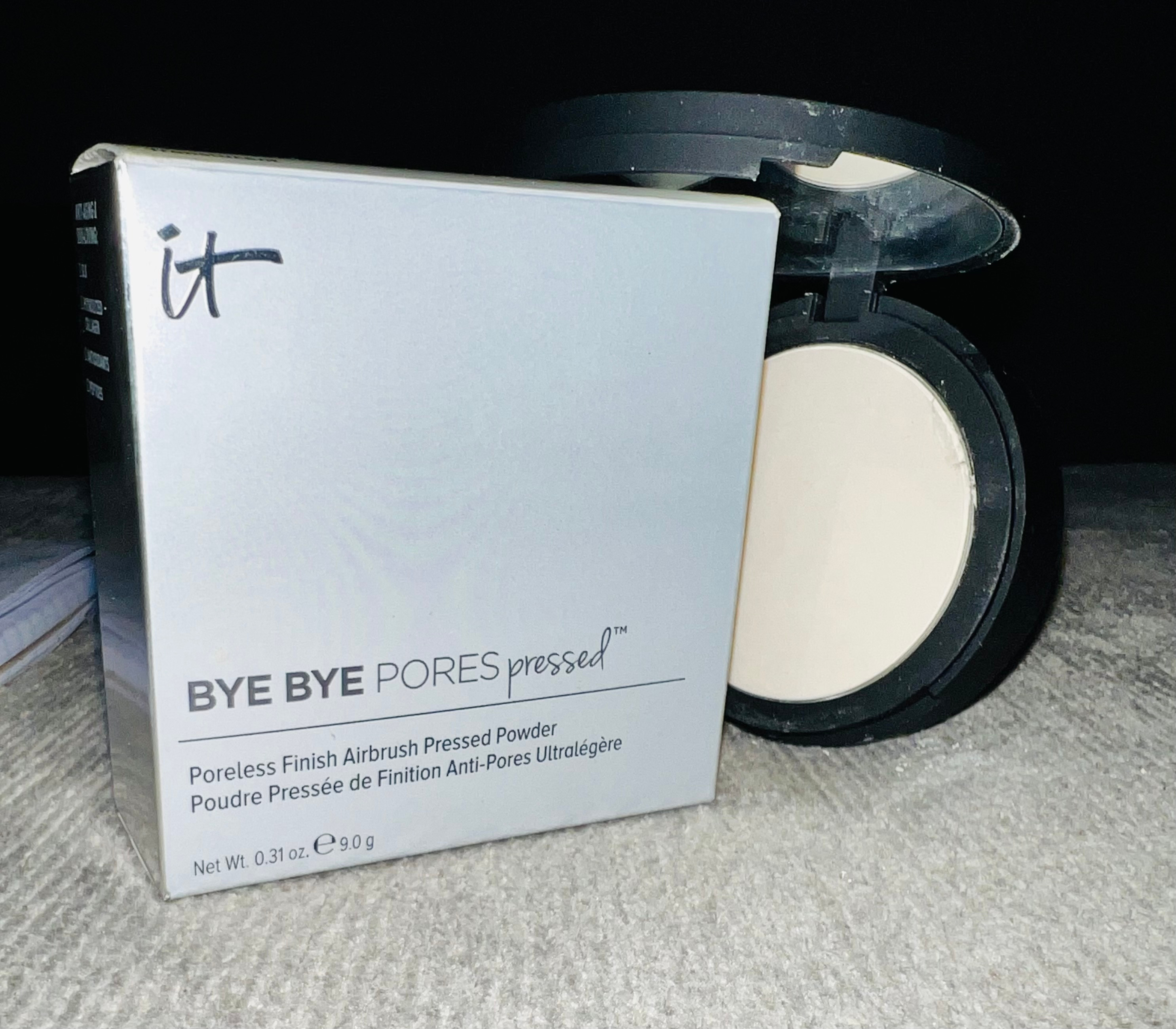 It cosmetics-Bye bye Pores Pressed Powder