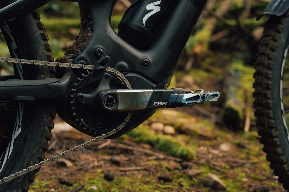 4 upgrades fáceis de Mountain Bike que fazem a diferença real - Pedais Race Face - Pedivela Race Face
