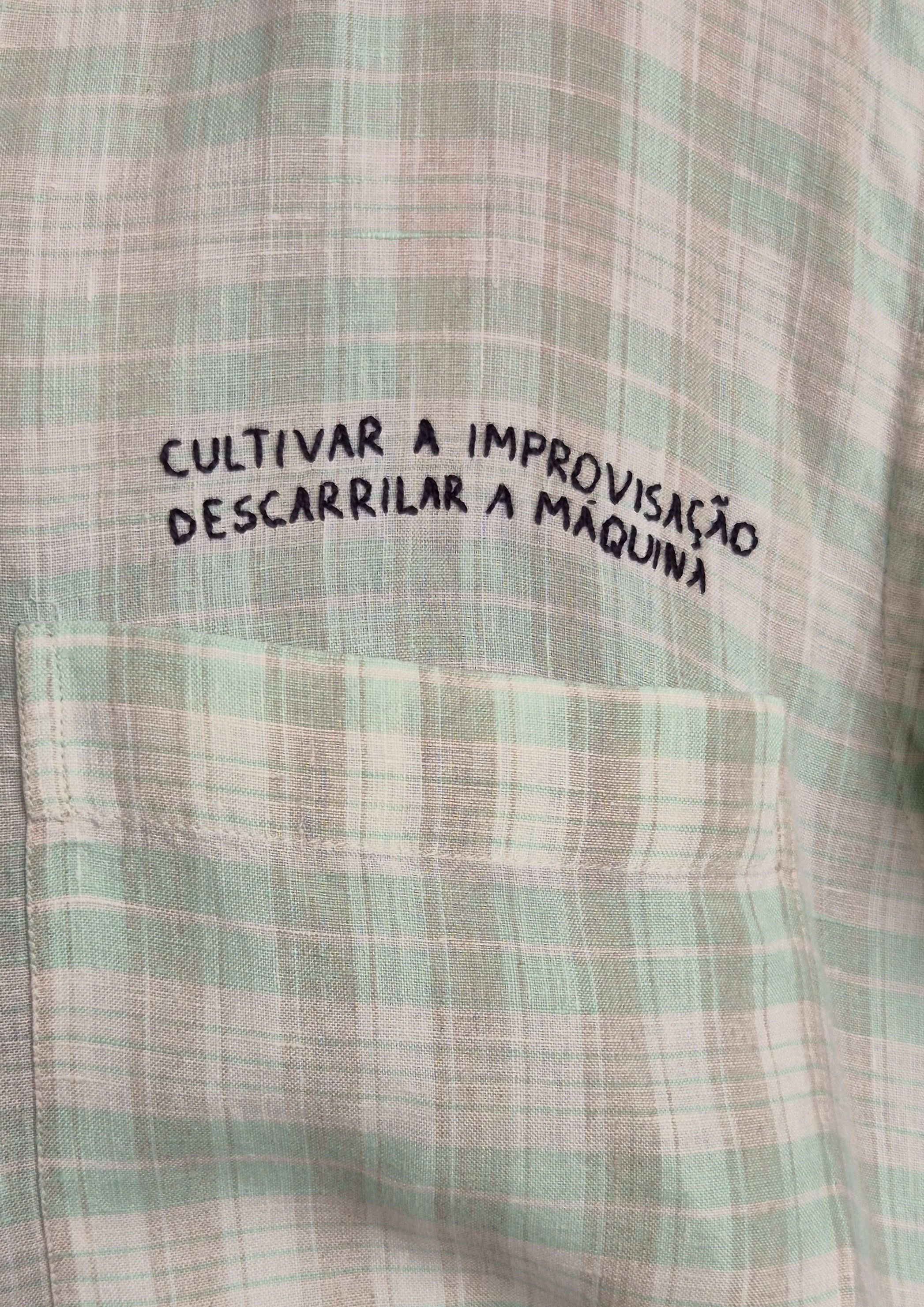 Camisa Linho Xadrez "Cultivar a improvisação " (M)