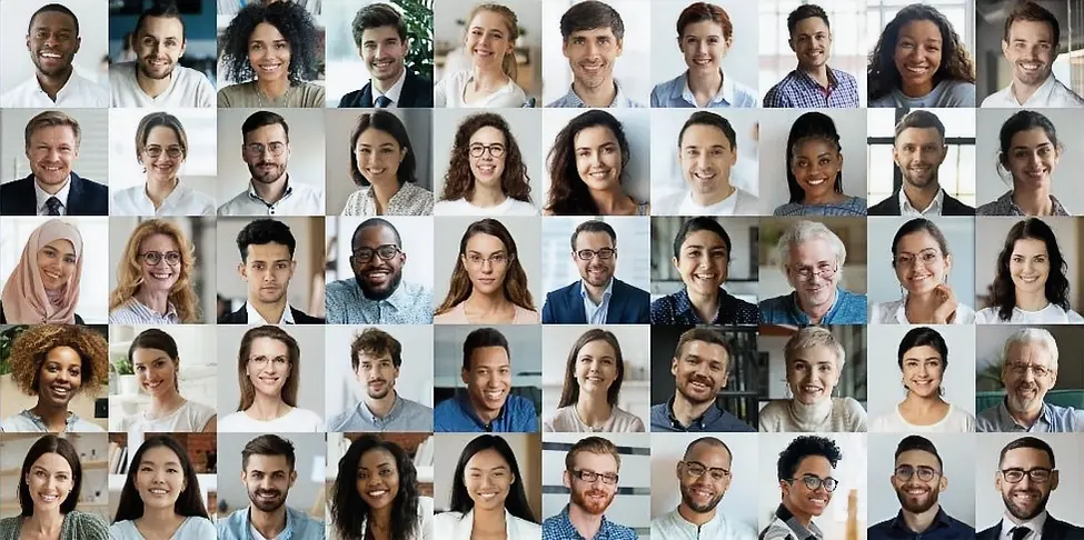 Pessoas Felizes e Sorrindo de Diferentes Etnias e Nacionalidades