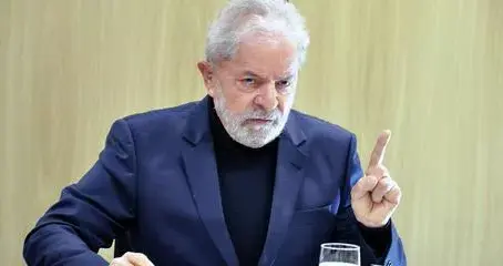 "TODES" PROIBIDO: Lula sanciona lei que veta linguagem neutra em órgãos públicos