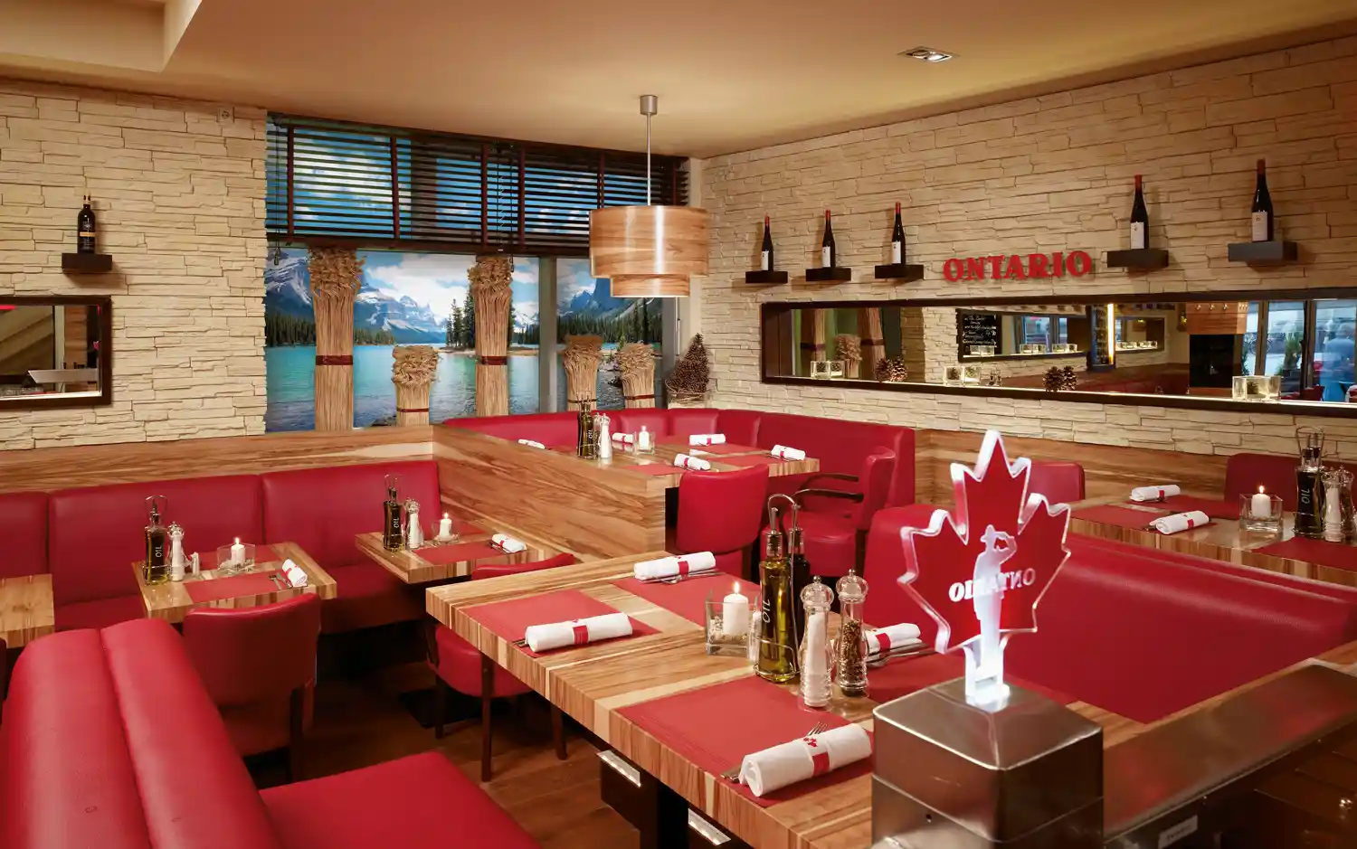 Diners_V4_048_Fensterretusche.webp