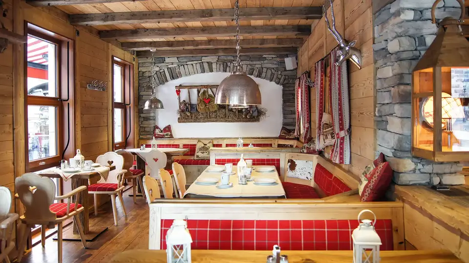 edelweiss Alpenrestaurant Dresden, Schweizer Restaurant Dresden, Schweizer Küche, Sächsische Küche, regionale Küche, Essen gehen in Dresden, Kaiserschmarrn in Dresden