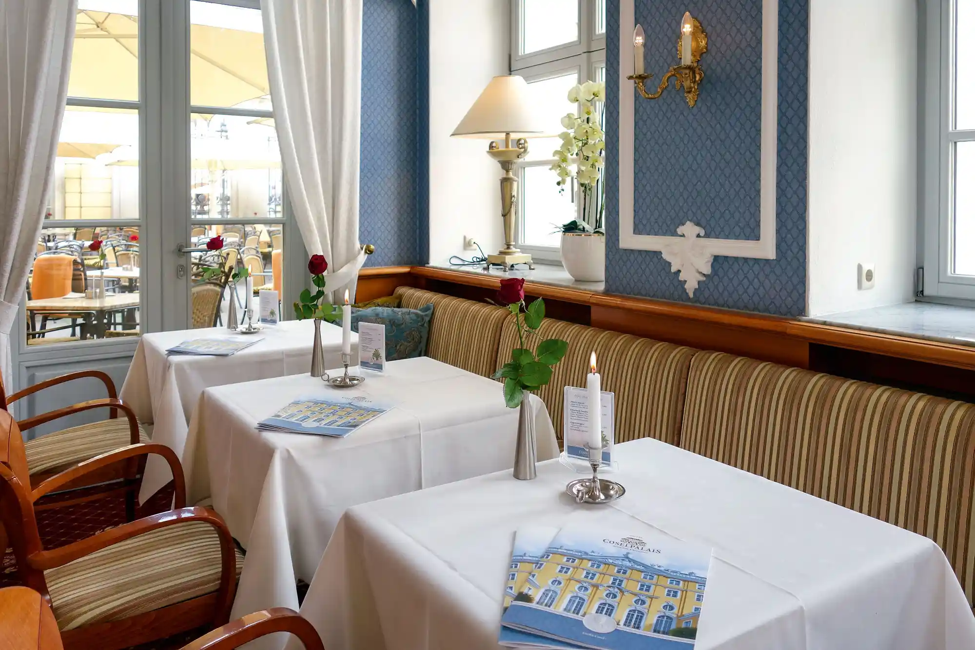 Gemütliche und stilvolle Sitzecken im Restaurant & Café Coselpalais in Dresden