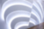 BLUE SILVER Büro Ismaning:
Moderne Wandgestaltung mit geschwungenen Lichtelementen