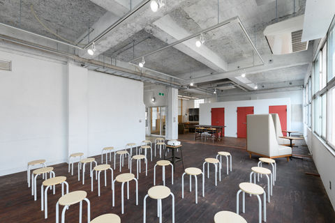 オシャレな福井のシェアオフィスのスタジオ