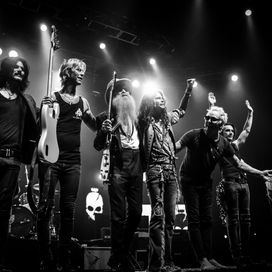 KINGS OF CHAOS TEAR IT DOWN AT SUN CITY