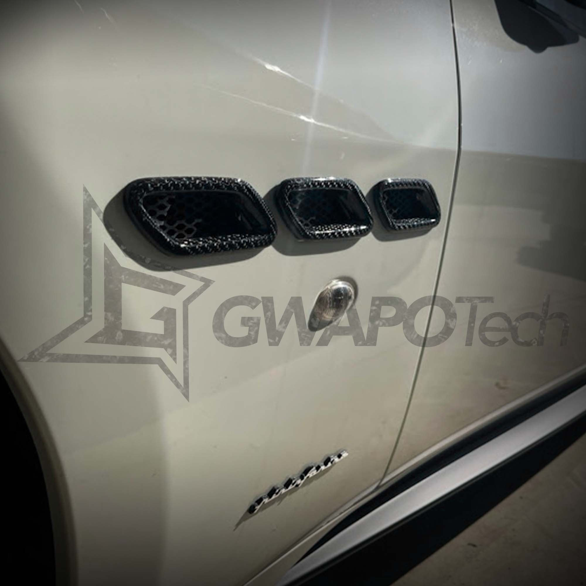 マセラティグラントゥーリズモカーボン製フェンダーダクトカバー*MCストラダーレ非対応