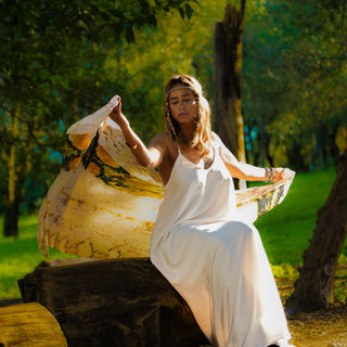 Liliana Almeida | Hom Li