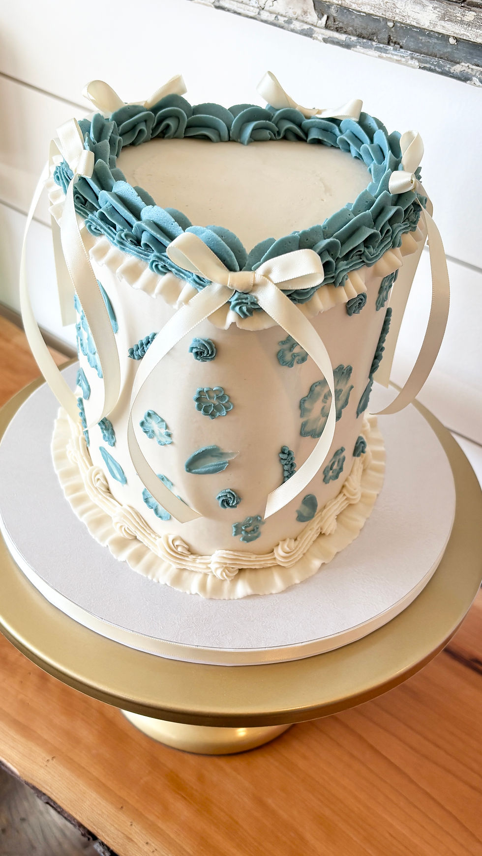 6” Heart Cake (feeds 8-12)