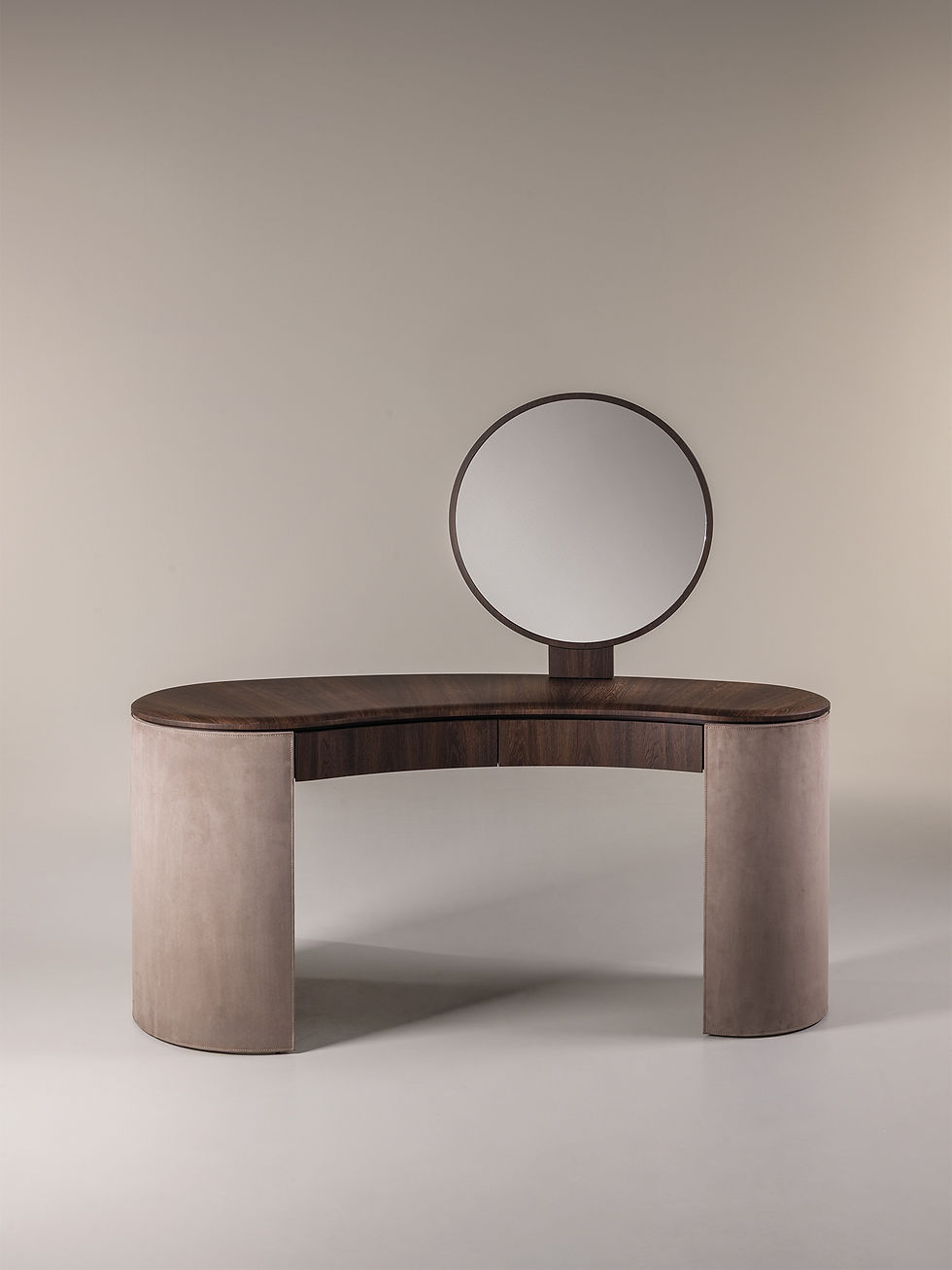 Vanity Cloe