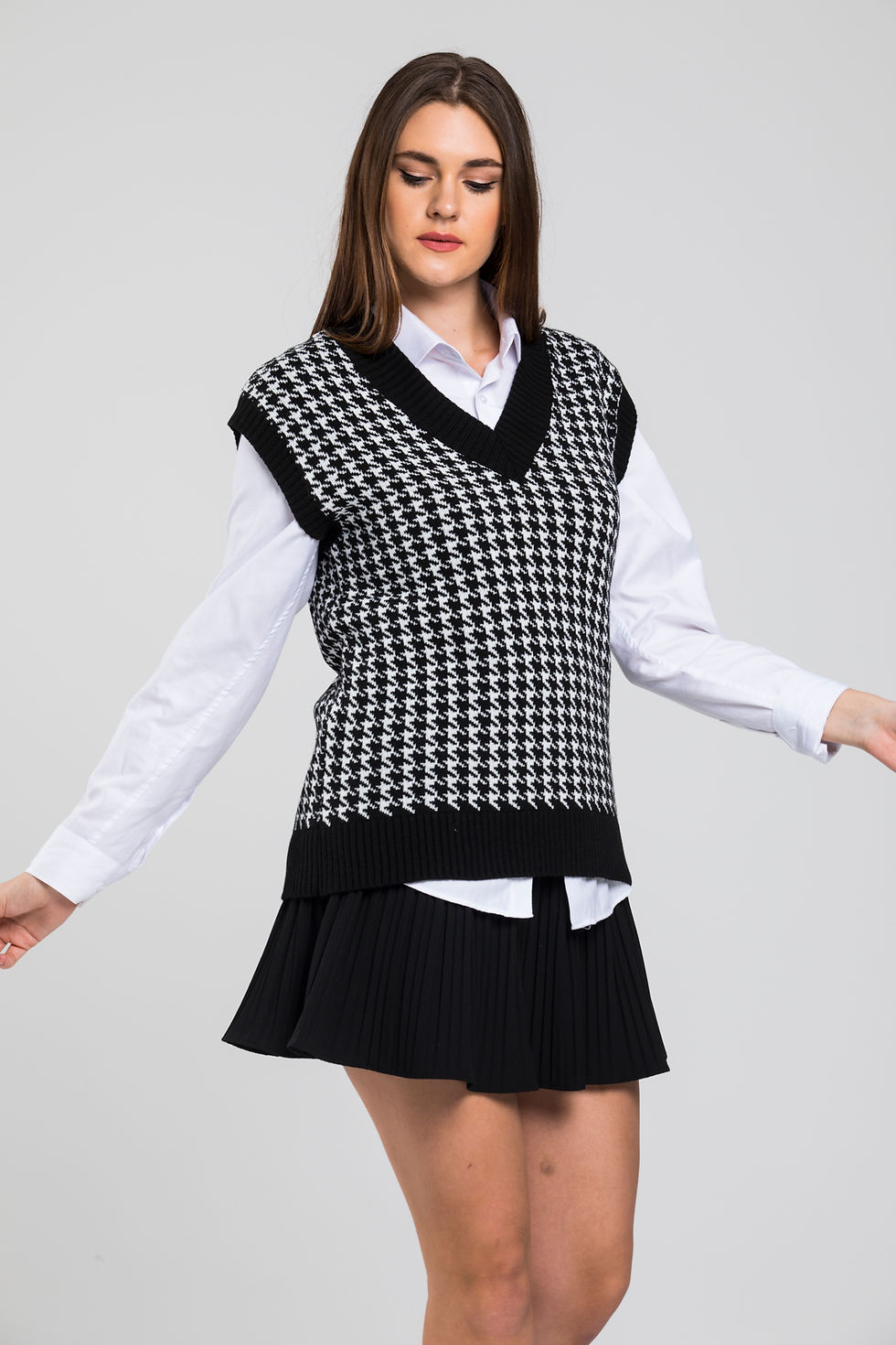 Küçük resim: Kaz Ayağı V Yaka Oversize Triko Süveter