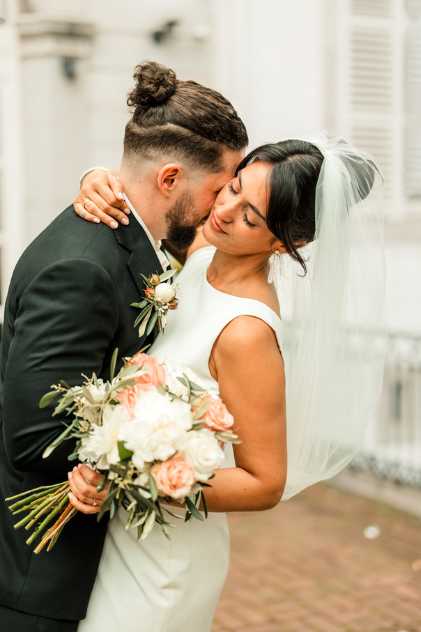 hochzeitsfotograf-köln-magdalena-becker-hochzeit-schloss-rahe-aachen-brautpaarshooting-detailshot.jpg
