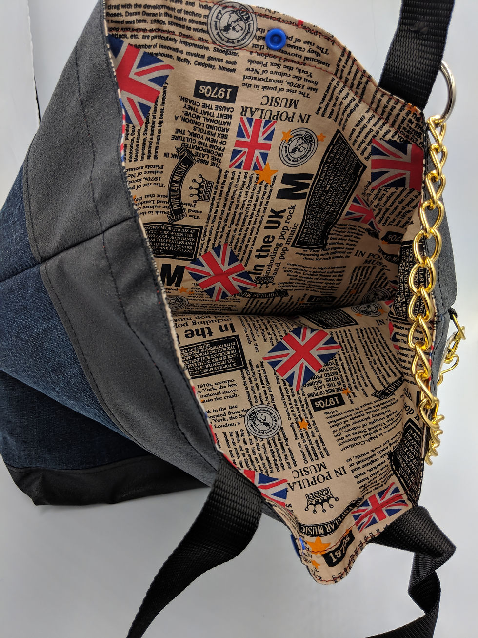 Moko Makwa Friends Tote newspaper lining