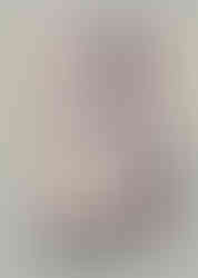 圖示梁醒波戲裝照。