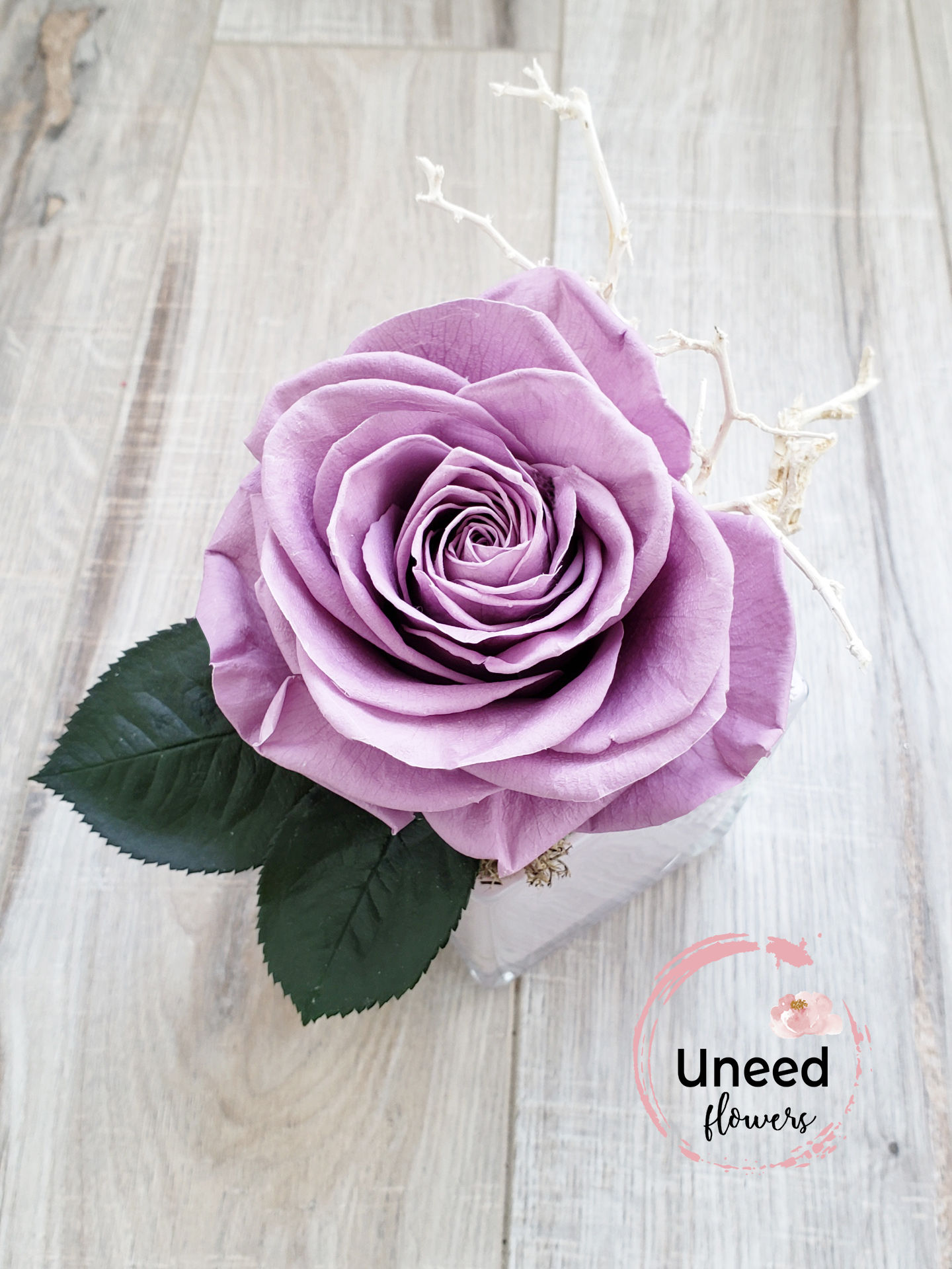 UN-0193-14 Lavender Premium Rose Arrangement
