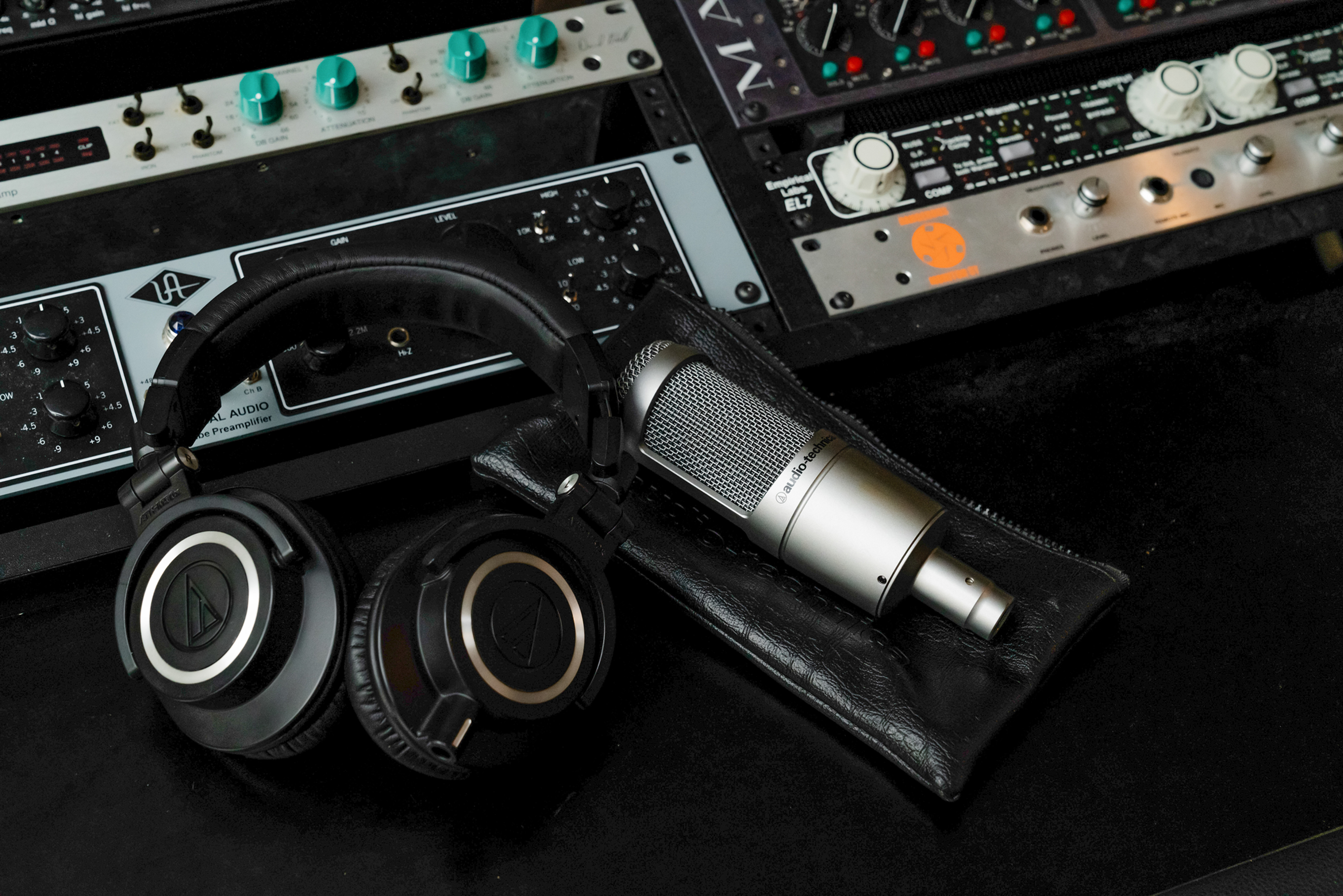 headphones, microphone, control board
