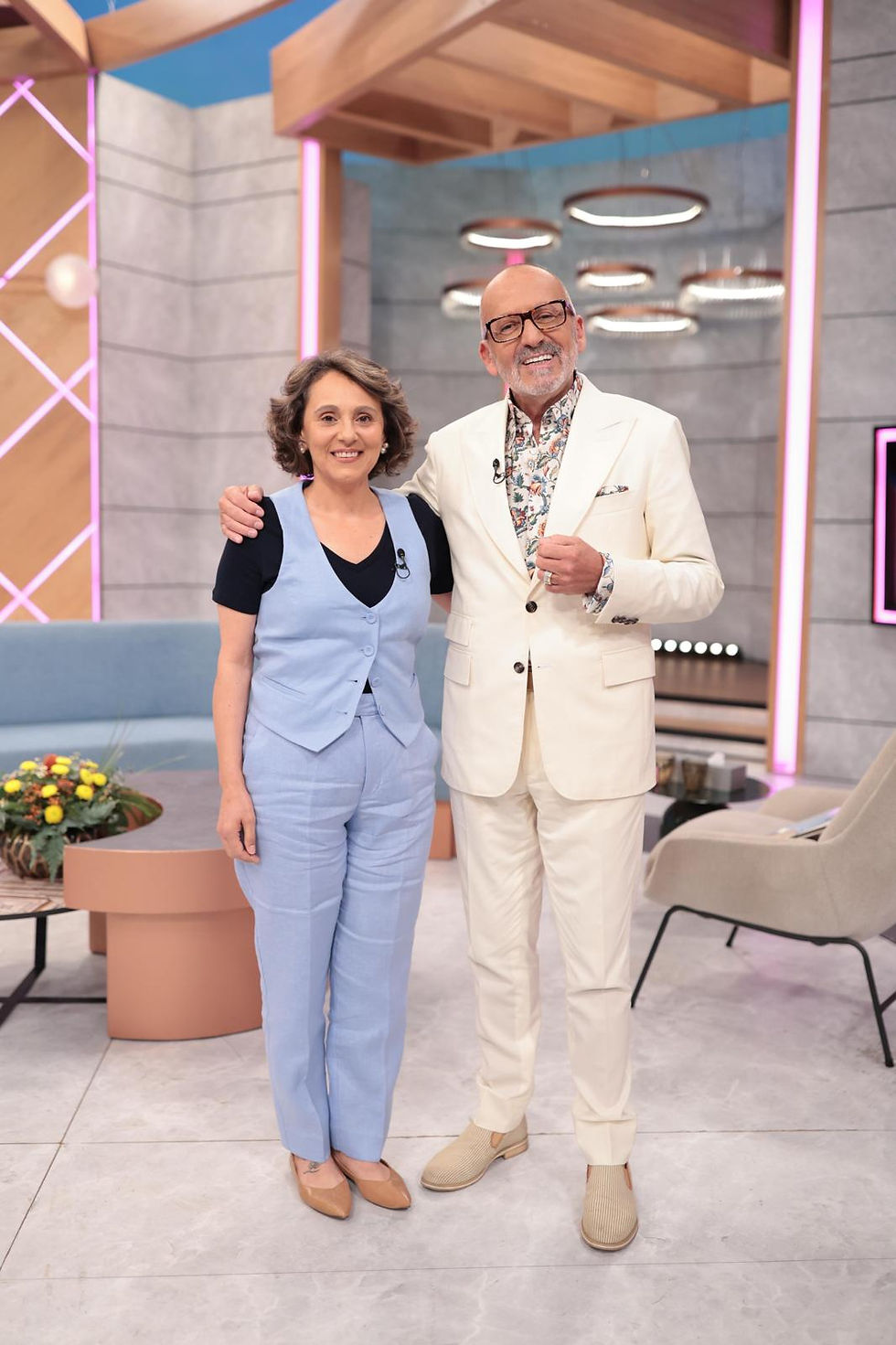 Imagem de Regina com Manuel Luís Goucha, refletindo um encontro memorável e de grande significado pessoal