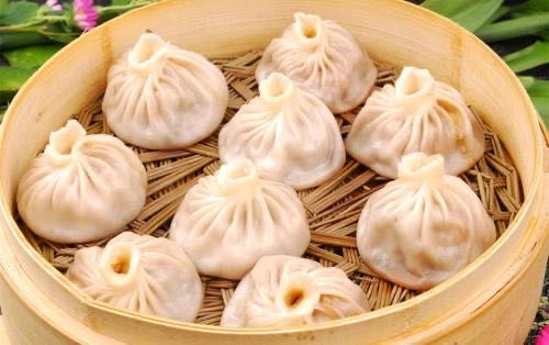 Xiaolongbao and Stir-Fried Green Beans with Minced Pork