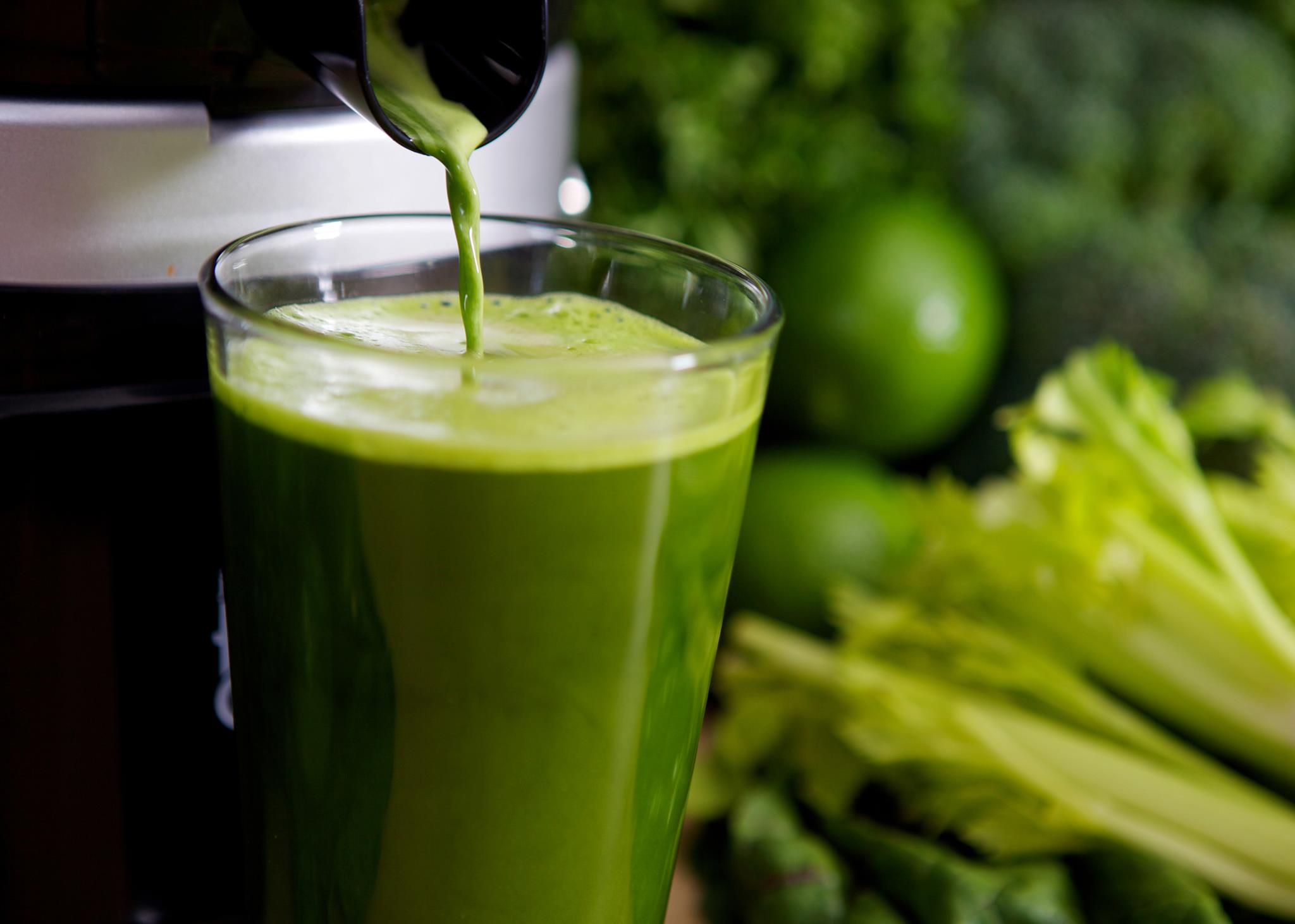 Suco verde com inhame