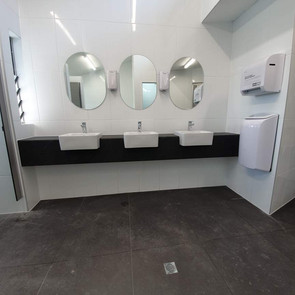 Bli Bli Watersports - Bathrooms