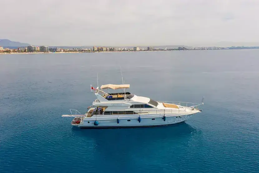 Миниатюра: Яхта "Legends"